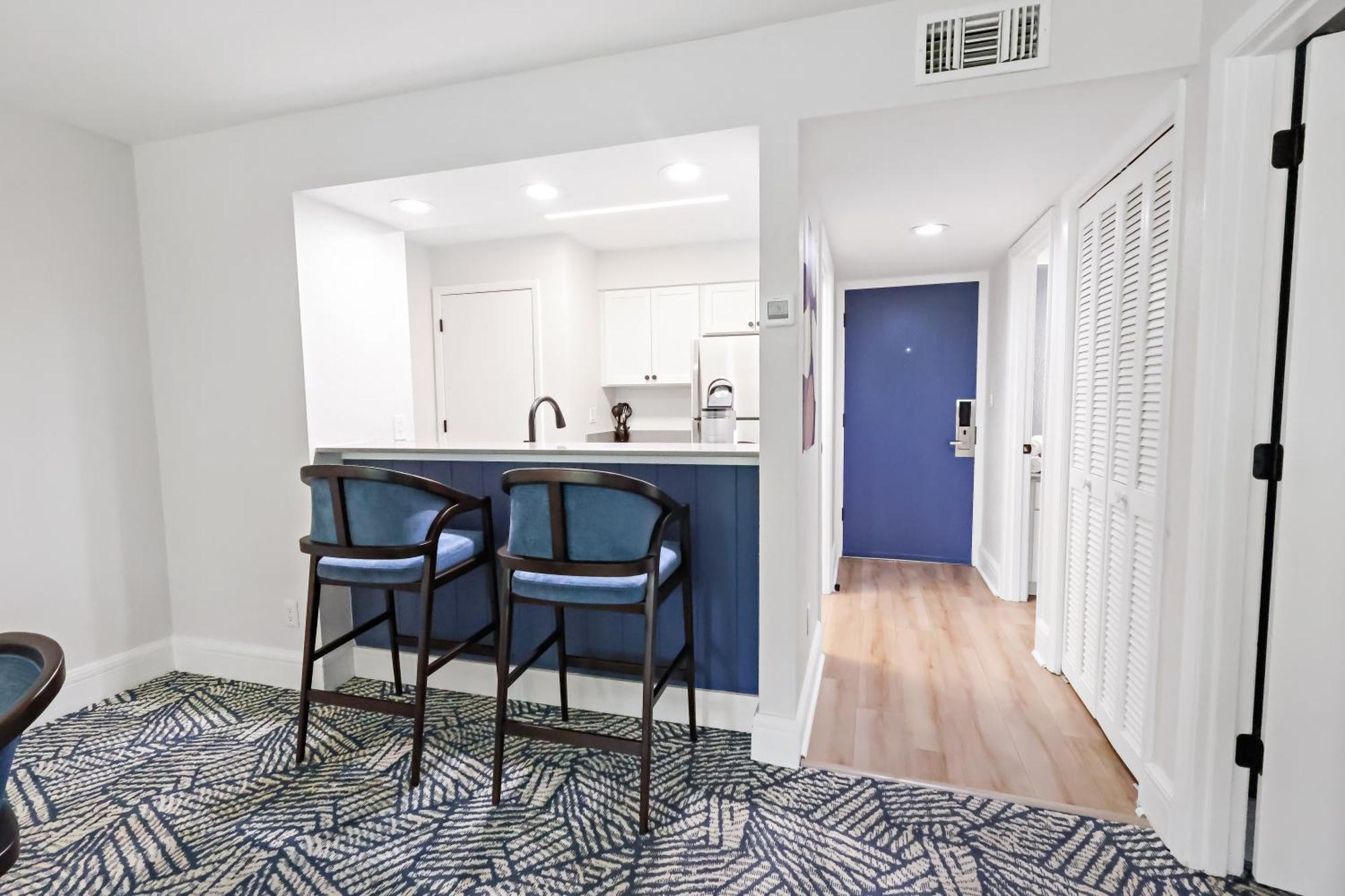 Renovated One Bedroom Suite Two Queen Beds,1691988277:JPEG